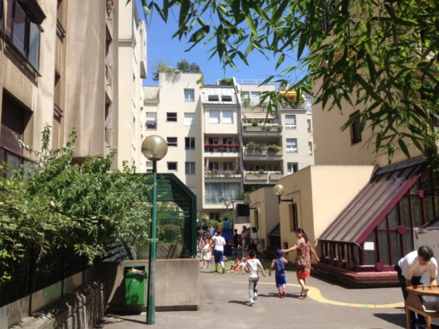 Nichée au cœur du Quartier de l'Horloge l'école maternelle Brantôme rythme la vie des habitants depuis 1982. Elle a accueilli 36 rentrées scolaires avant de fermer en juillet 2018. Photo: association TEMPO Nichée au cœur du Quartier de l'Horloge l'école maternelle Brantôme rythme la vie des habitants depuis 1982. Elle a accueilli 36 rentrées scolaires avant de fermer en juillet 2018. Photo: association TEMPO