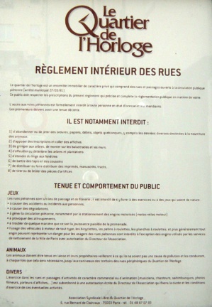 Règlement intérieur des rues du Quartier de l'Horloge : bicyclettes, planches à roulettes et patins à roulettes interdits !