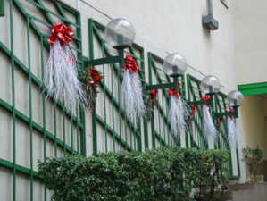 Les traditionnelles décorations de Noel du quartier par l'ASSACTIVE.