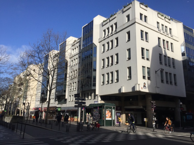 The Pompidou Center Museum hosts its offices in the neighboring district of l'Horloge in a real estate asset of about 6000 m2  called EURO PREIM 2 belonging to PRIMONIAL.