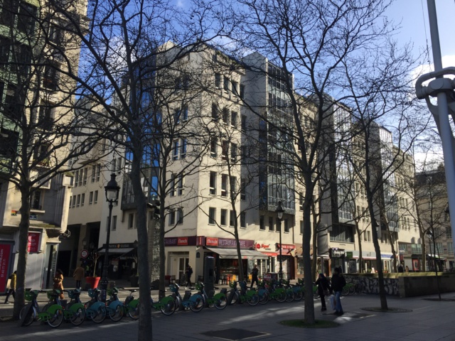 L’immeuble de rapport situé au 4 rue Brantôme à Paris accueille l’administration du CENTRE POMPIDOU. En 2017-18, PRIMONIAL acquiert, pour le compte de sa société d’investissement à capital variable (Sicav) EURO PREIM 2, un immeuble détenu depuis sa construction par la société UGIMAD appartenant à AXA (ex UAP). AXA reste propriétaire des parkings en sous-sol. L’immeuble de rapport situé au 4 rue Brantôme à Paris accueille l’administration du CENTRE POMPIDOU. En 2017-18, PRIMONIAL acquiert, pour le compte de sa société d’investissement à capital variable (Sicav) EURO PREIM 2, un immeuble détenu depuis sa construction par la société UGIMAD appartenant à AXA (ex UAP). AXA reste propriétaire des parkings en sous-sol.