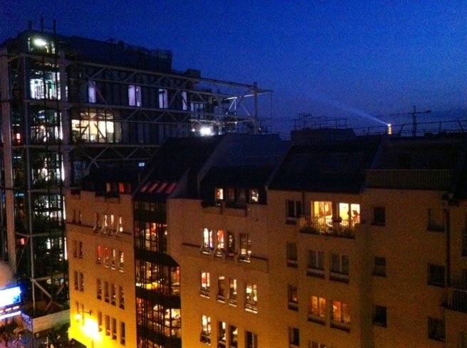 Le Quartier de l'Horloge souffre de charges de copropriété (logements, parkings ou commerces) parmi les plus élevées à Paris.