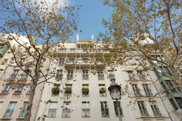 Le quartier de l'Horloge présente, face à la Piazza Beaubourg, une très belle façade de style postmoderne. (Photo Daniel Féau).