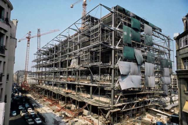 Construction du Centre Pompidou inauguré en 1977. (Photo Centre Pompidou). Construction du Centre Pompidou inauguré en 1977. (Photo Centre Pompidou).