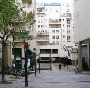 La cuvette du Quartier de l'Horloge est victime de désertification. Les charges asphyxient les petits commerçants. La cuvette du Quartier de l'Horloge est victime de désertification. Les charges asphyxient les petits commerçants.