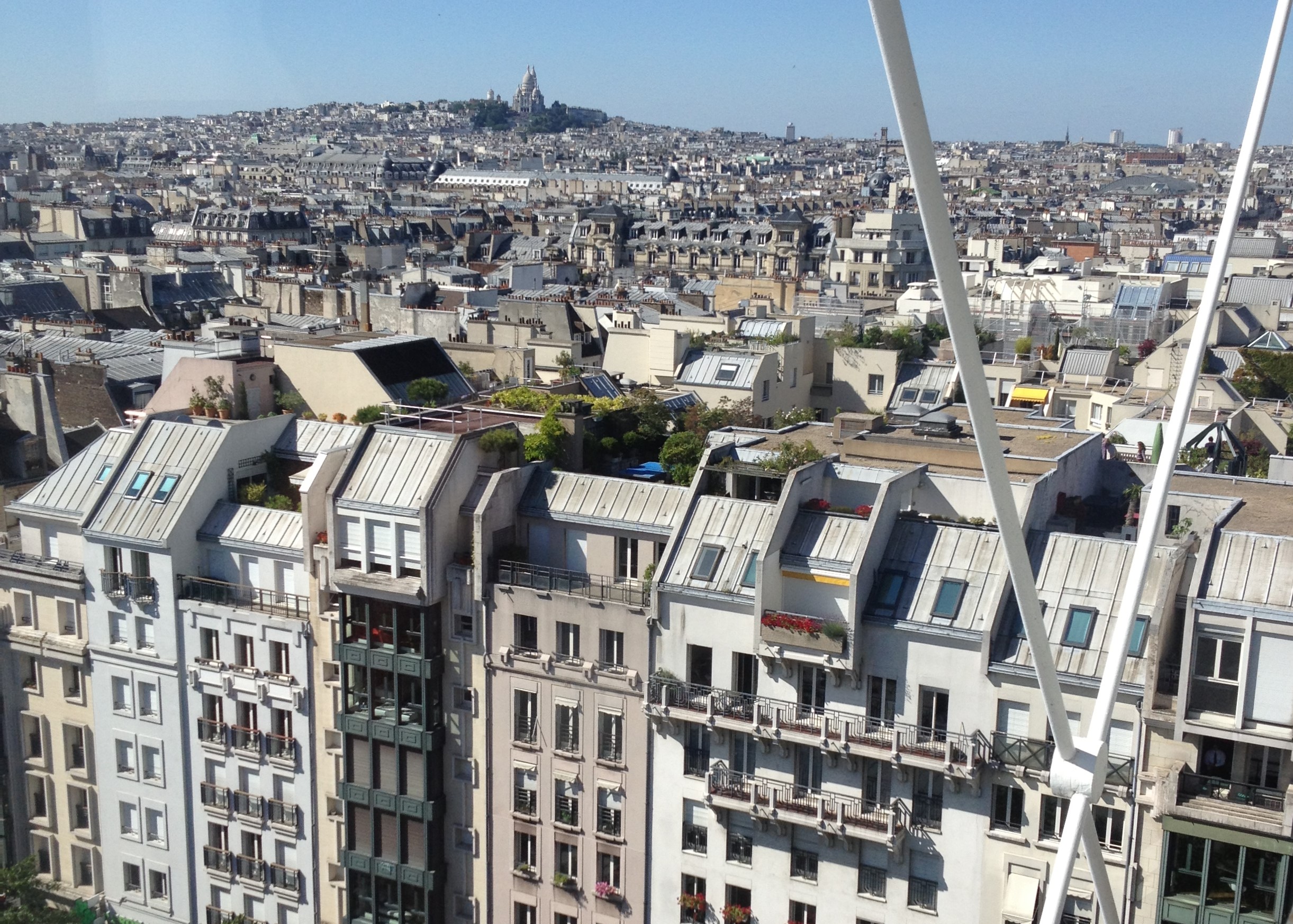 Le Quartier de l'Horloge vu du Centre Pompidou.